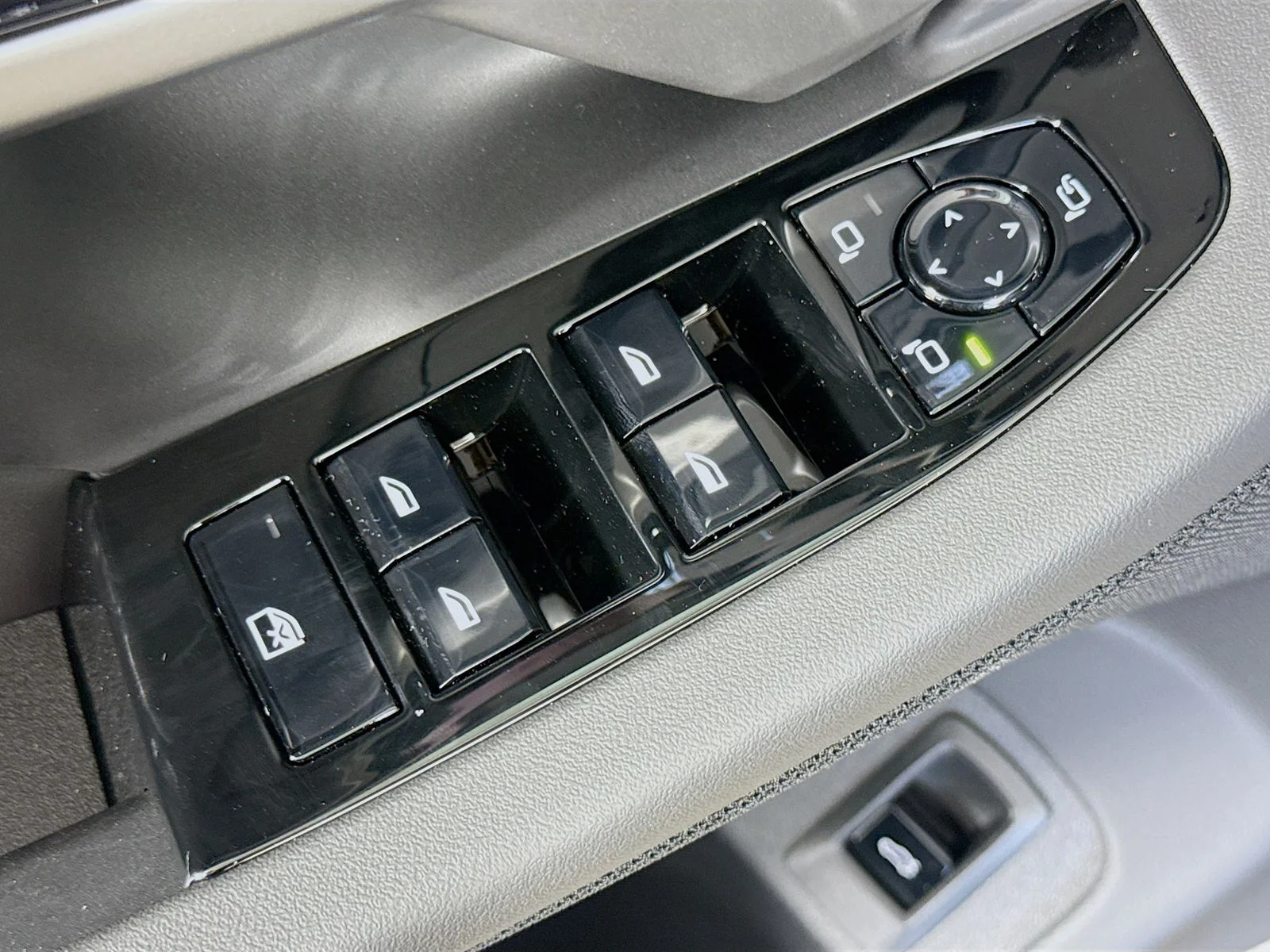 Used 2026 Black Sapphire Metallic BMW eDrive40 image 18