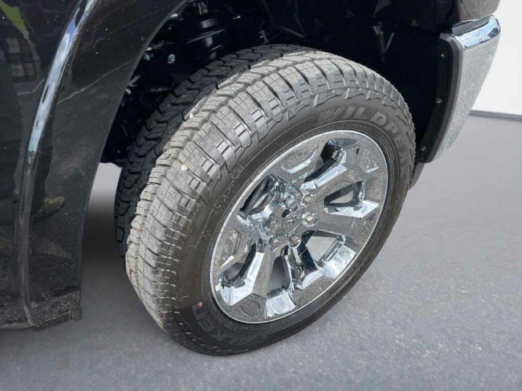 New 2026 Diamond Black Crystal Pearl-Coat Exterior Paint RAM Big Horn/Lone Star image 12