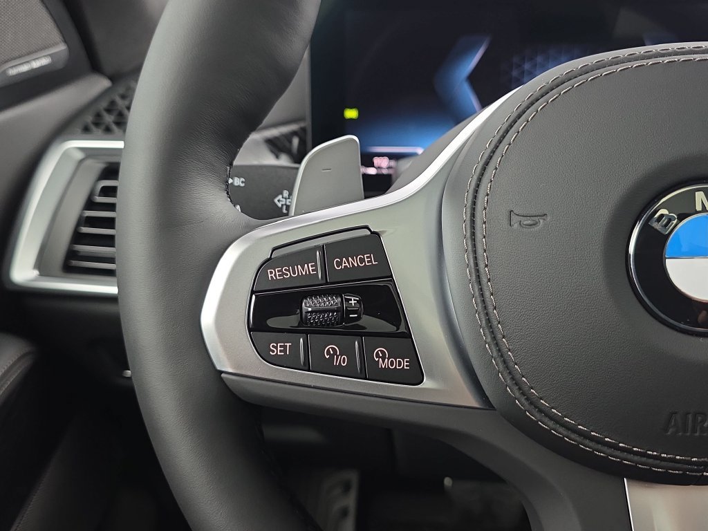 New 2027 Black Sapphire Metallic BMW xDrive40i image 18