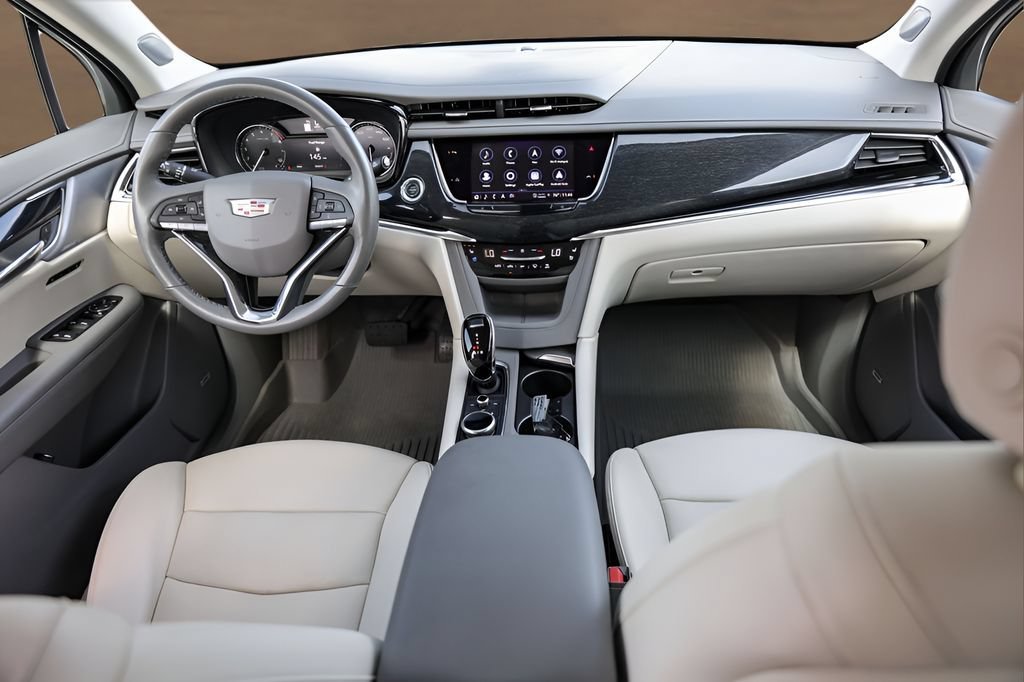 Used 2023 CRYSTAL WHITE TRICOAT Cadillac FWD Premium Luxury image 29