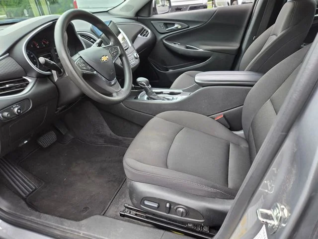Used 2023 Gray Chevrolet LT image 13