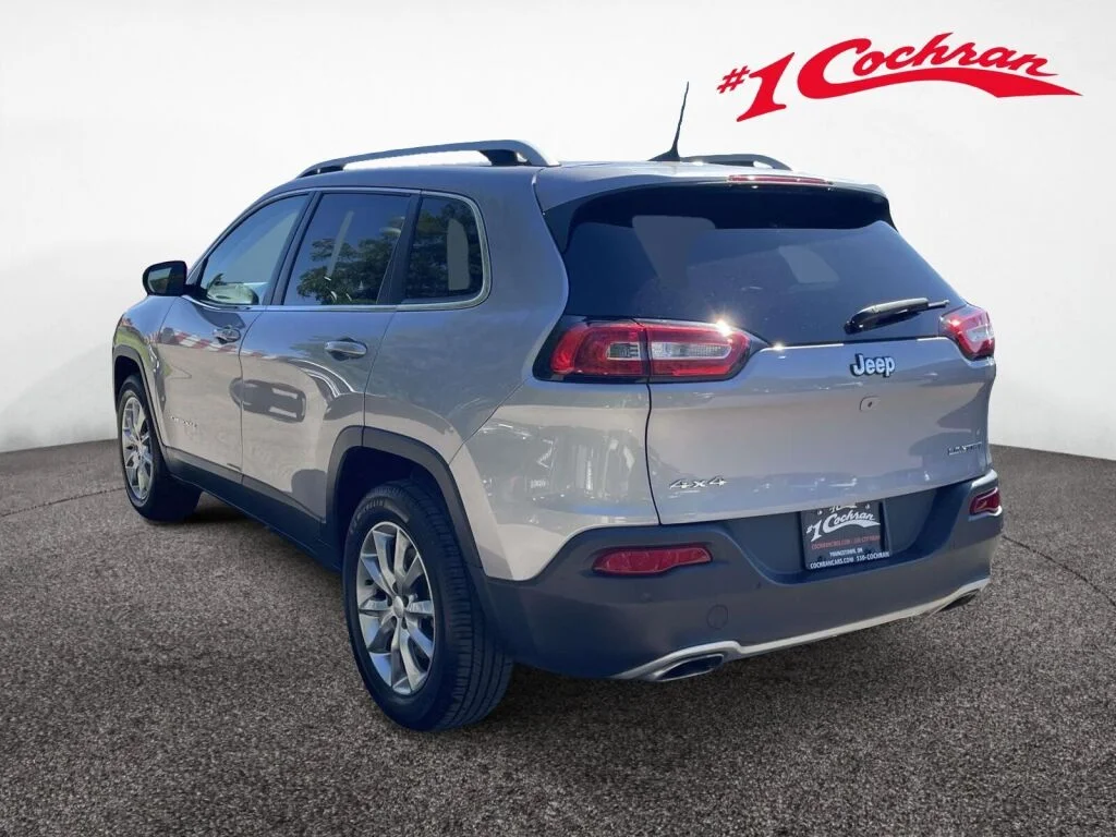 Used 2018 Billet Silver Metallic Clearcoat Jeep Limited image 9