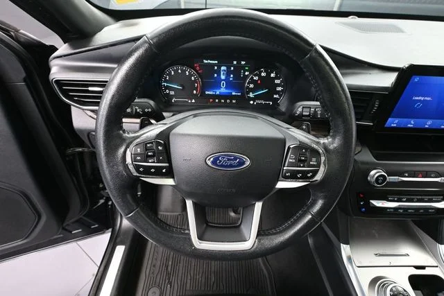 Used 2020 Black Ford Limited image 21