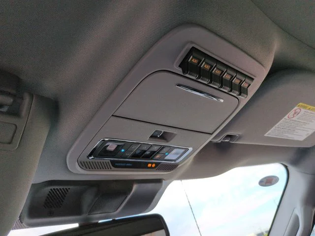 New 2026 Glacier Gray Metallic TriCoat Ford Lariat image 22