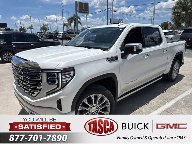 Used 2022 White Frost Tricoat GMC Denali image 1