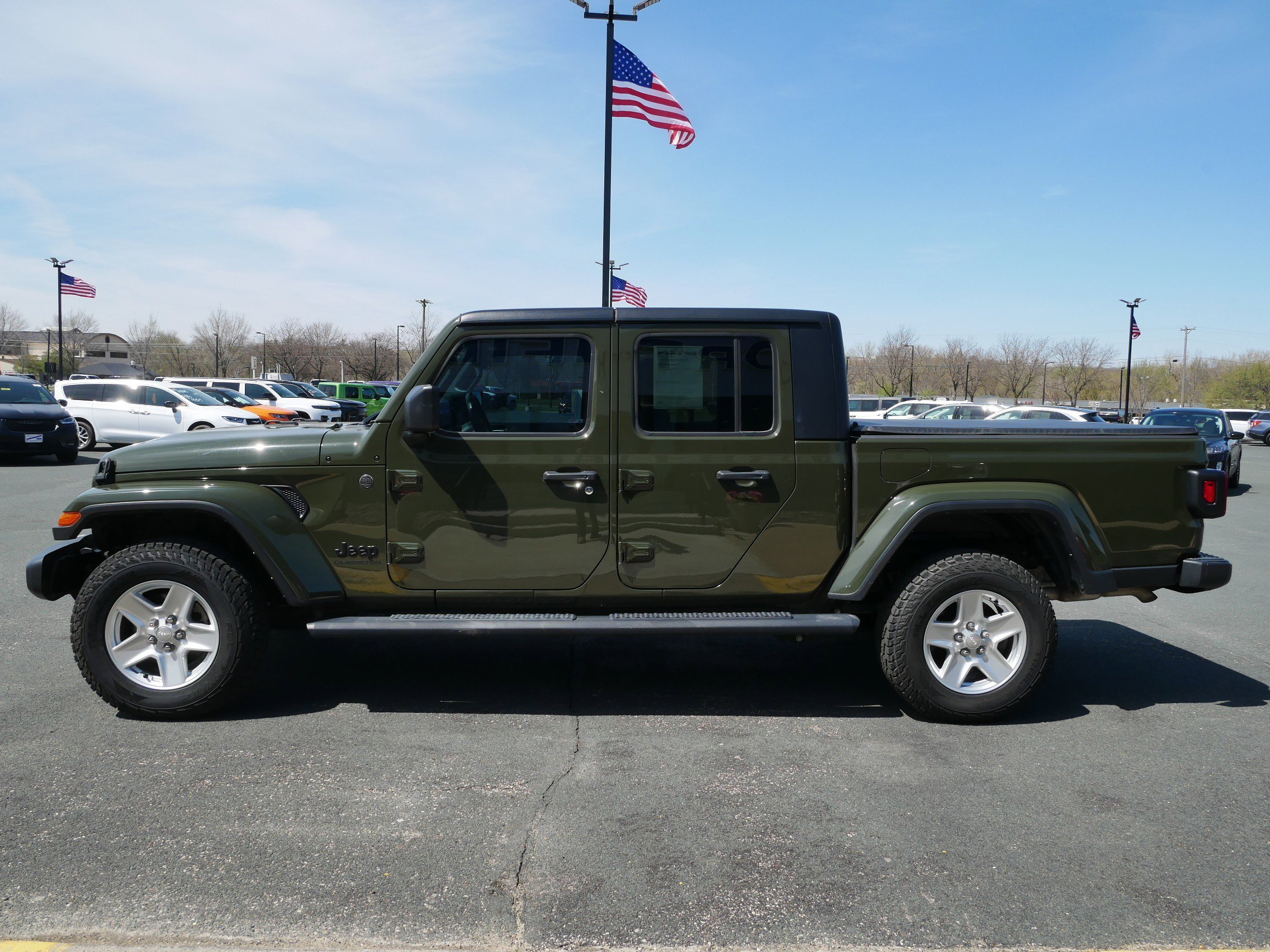 View vehicle photo 5
