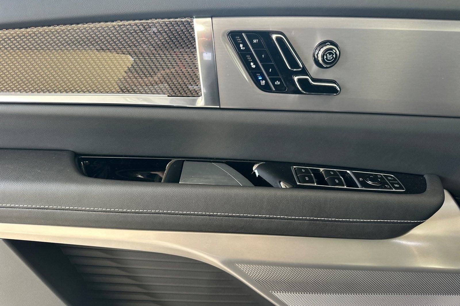 2026 Cadillac VISTIQ Luxury - Photo 11