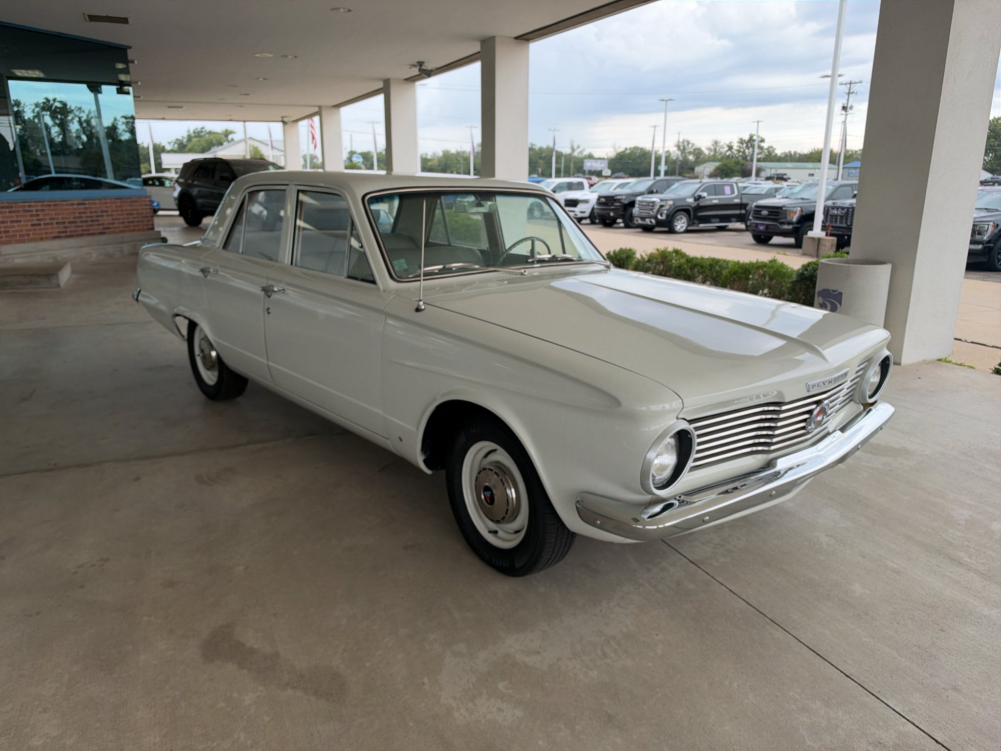 Used 1964 WHITE PLYMOUTH  image 3