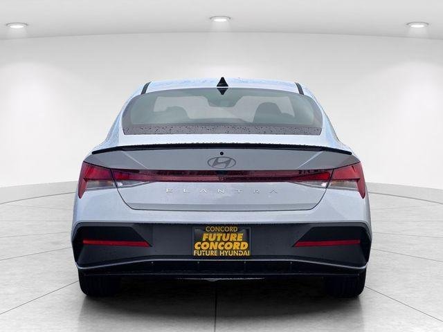 New 2026 White Hyundai SEL Sport image 4