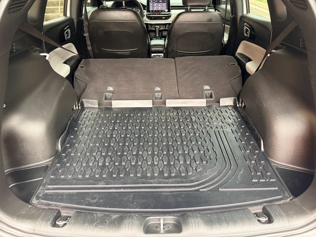 Used 2023 Bright White Clearcoat Jeep Limited image 29
