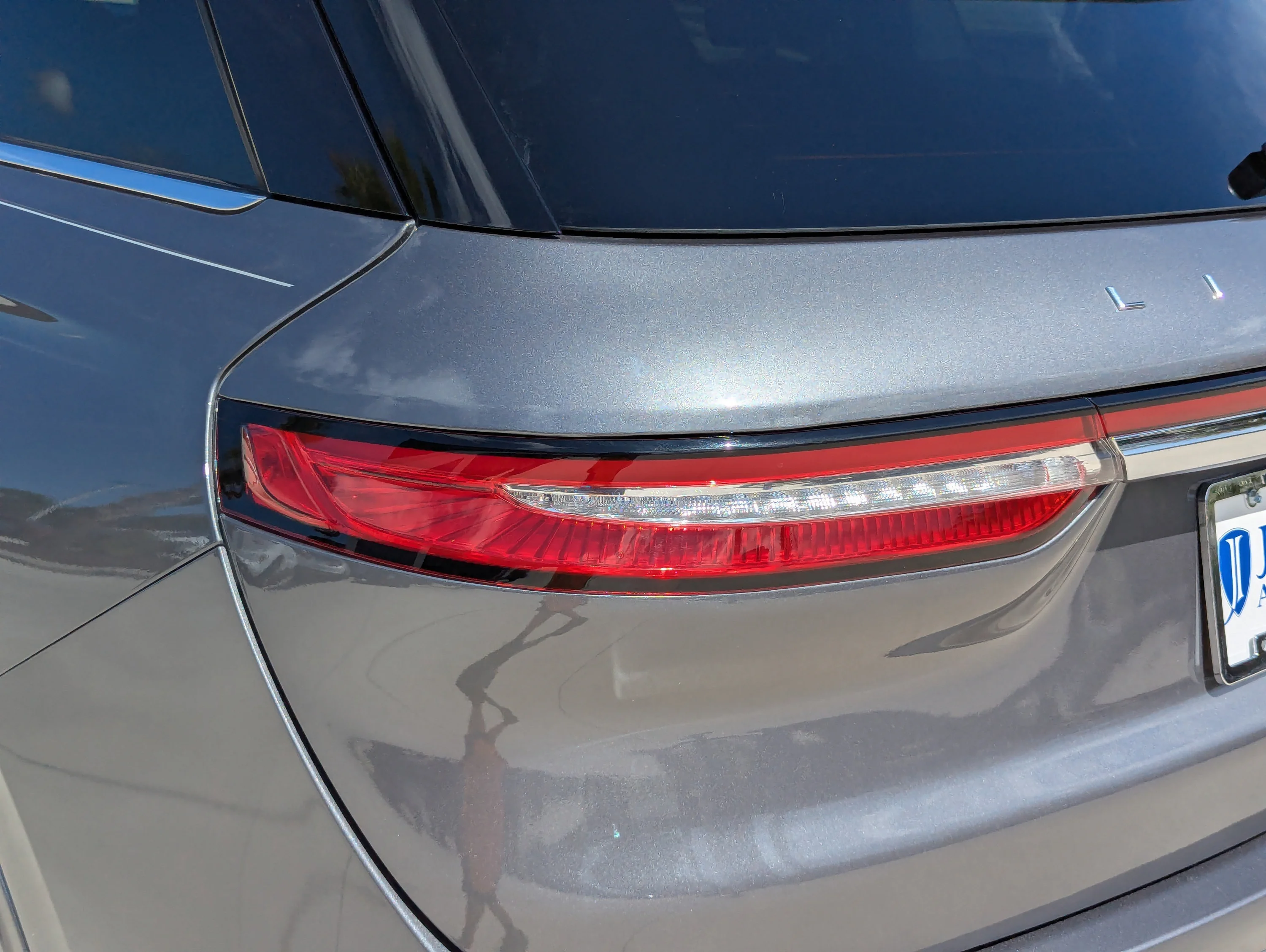 Used 2021 Gray Lincoln Reserve image 43
