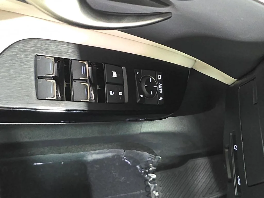 Used 2025 Gray Lexus 350 image 21