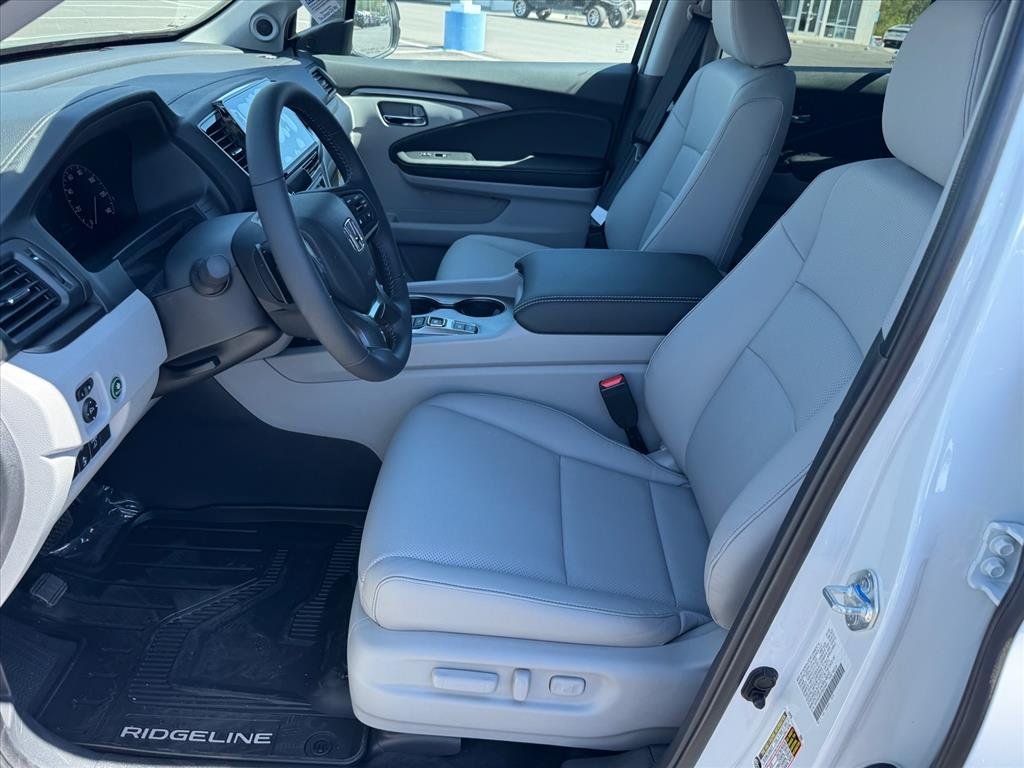 New 2026 Platinum White Pearl Honda RTL image 5