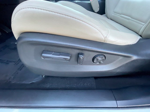 Used 2022 Platinum White Honda EX-L image 27