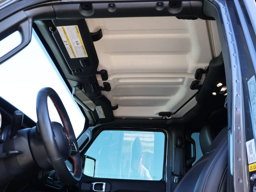 Used 2021 Granite Crystal Metallic Clearcoat Jeep Mojave image 40