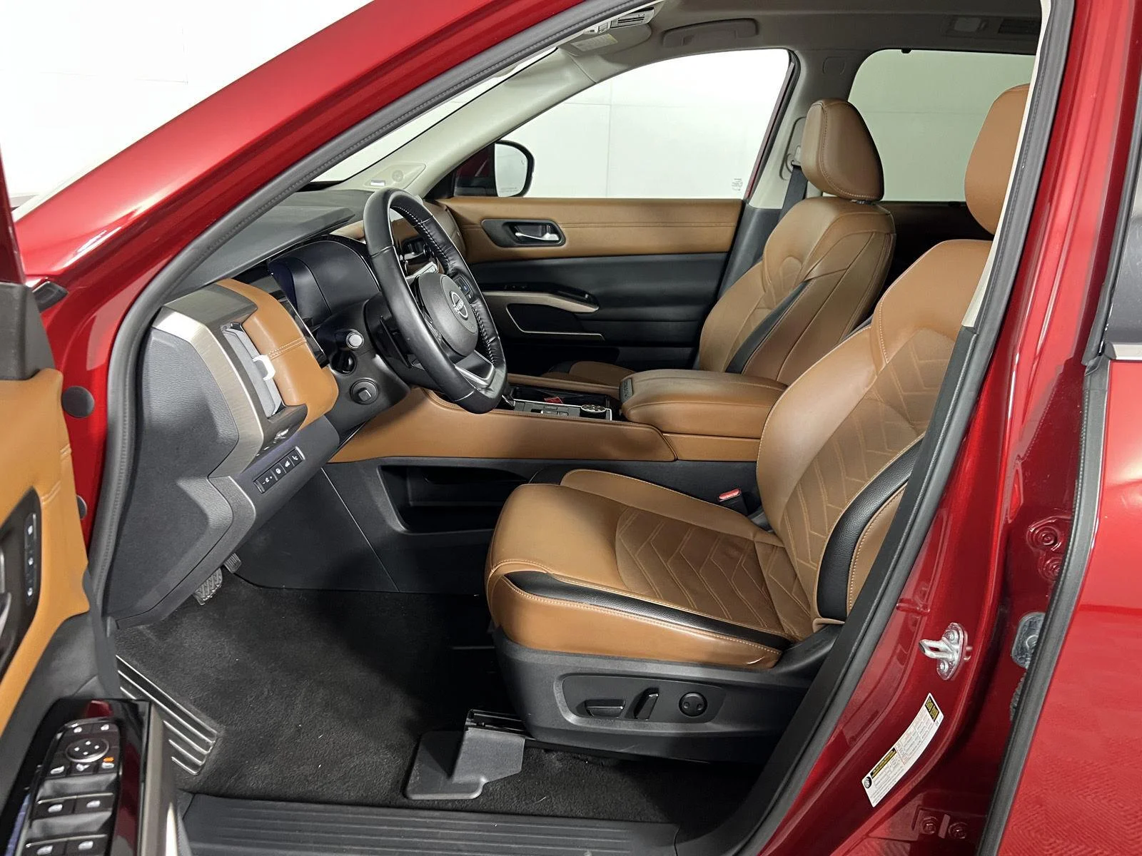 Used 2024 Scarlet Ember Nissan Platinum image 14