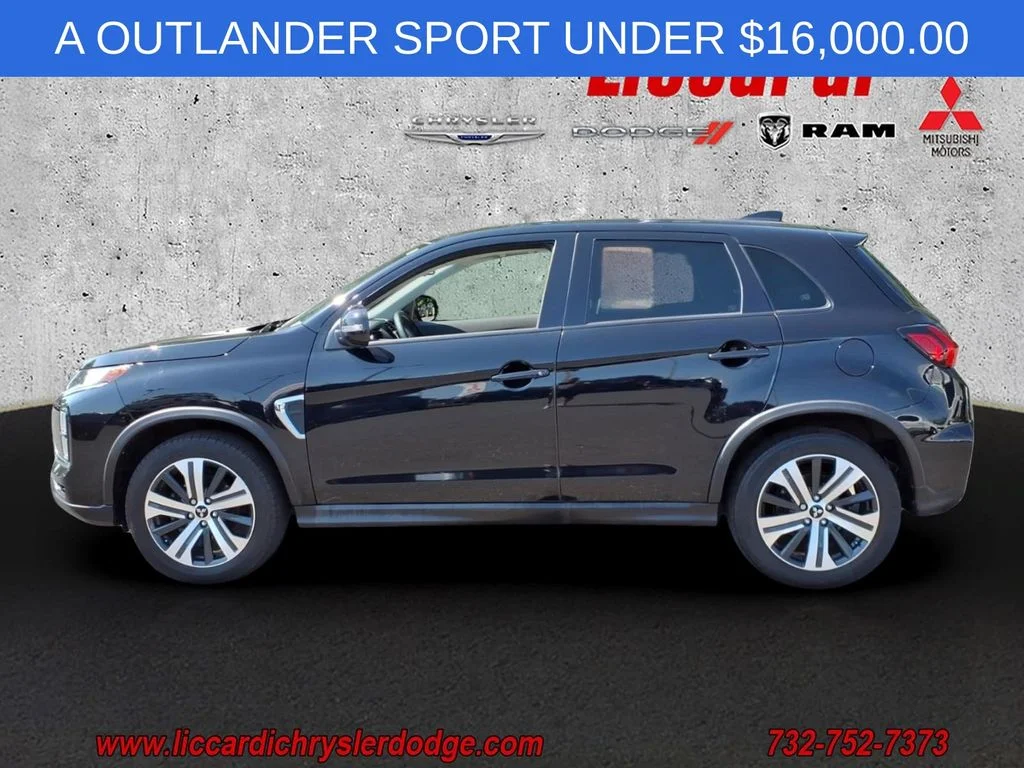 Used 2022 Black Mitsubishi 2.0 SE image 4