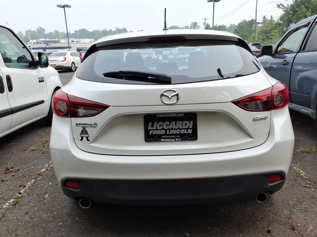 Used 2014 White Mazda i Sport image 5