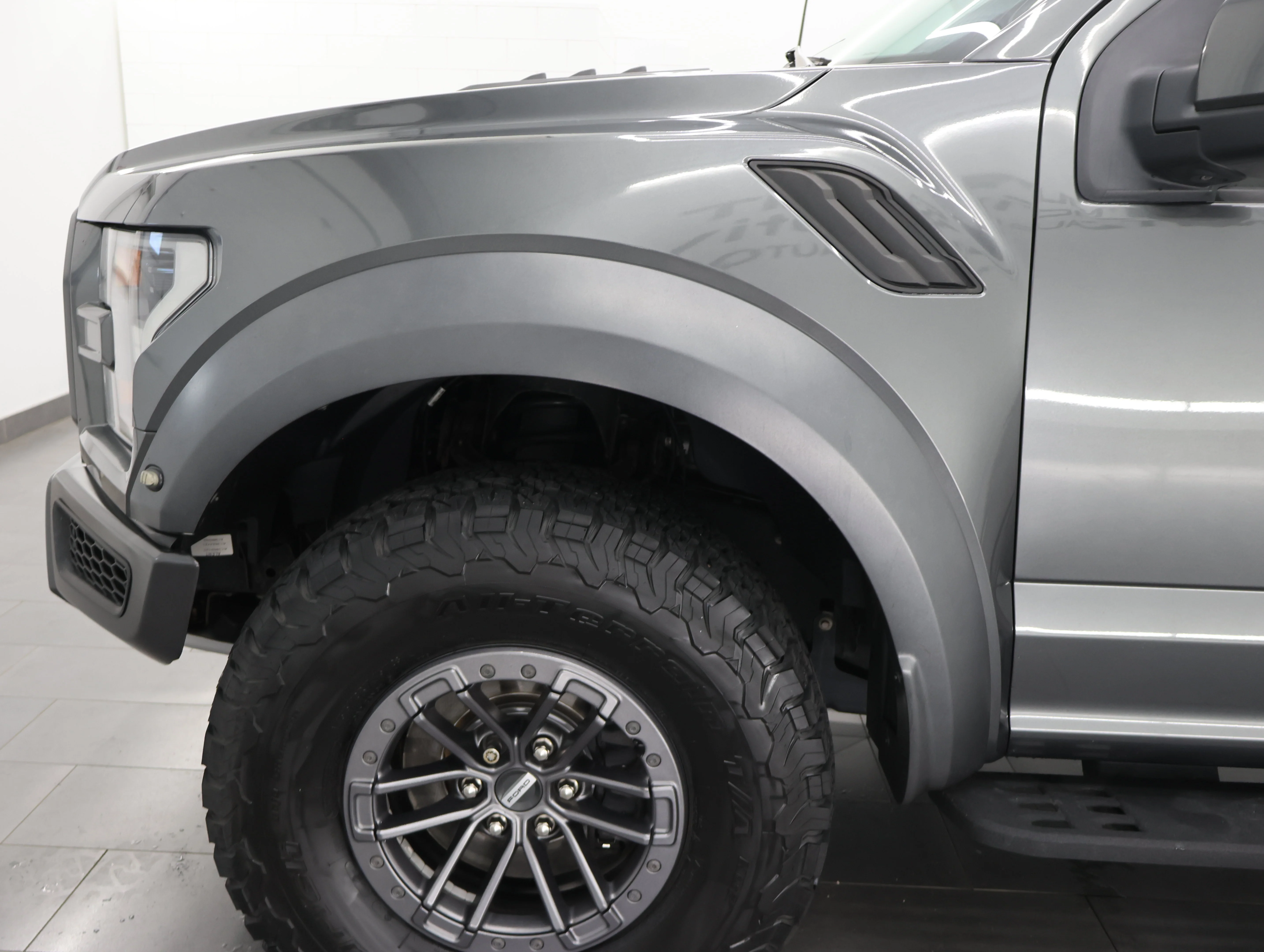 Used 2019 Magnetic Metallic Ford Raptor image 36