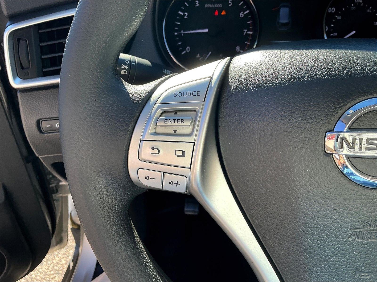 Used 2015 Silver Nissan S image 12