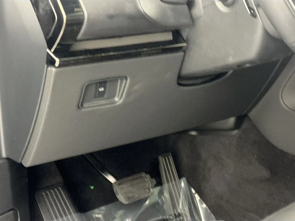 Certified Used 2025 Gray Land Rover SE image 10