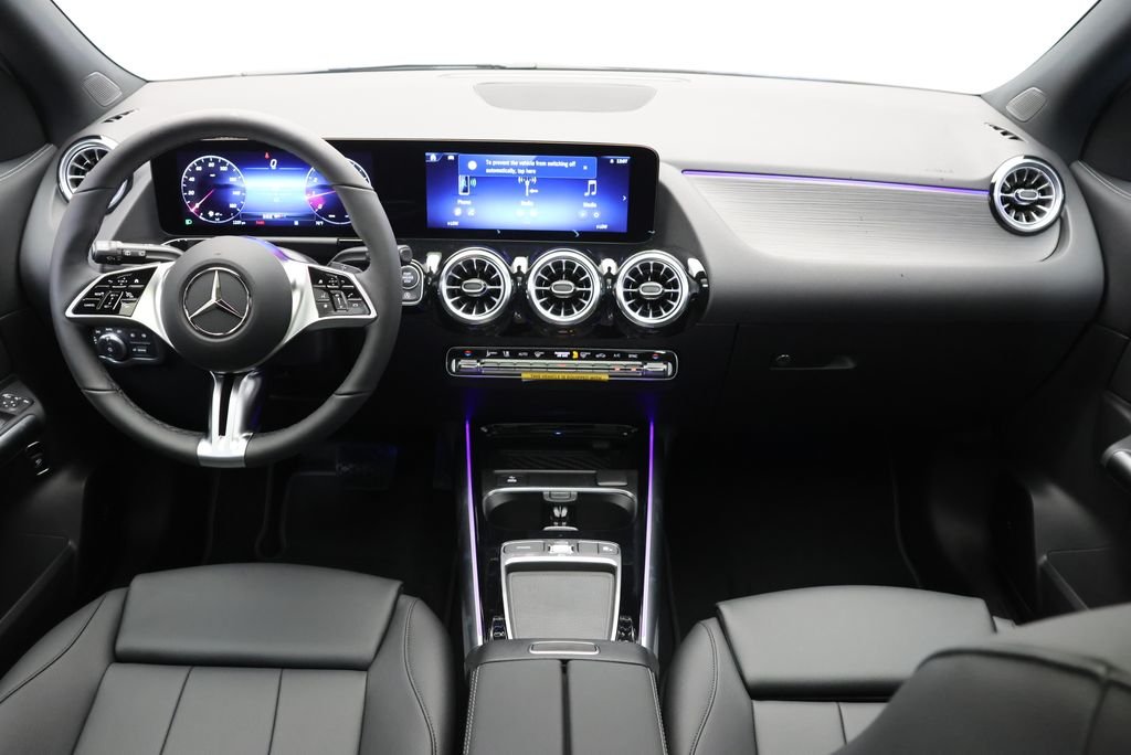 New 2026 Polar White Mercedes-Benz GLA 250 image 18