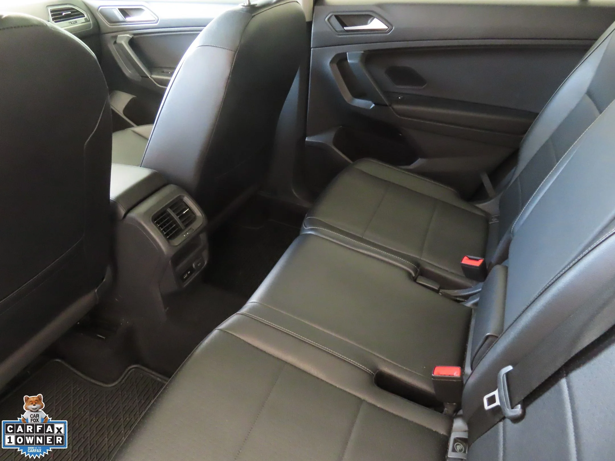 Used 2019 Black Volkswagen 2.0T SE image 23