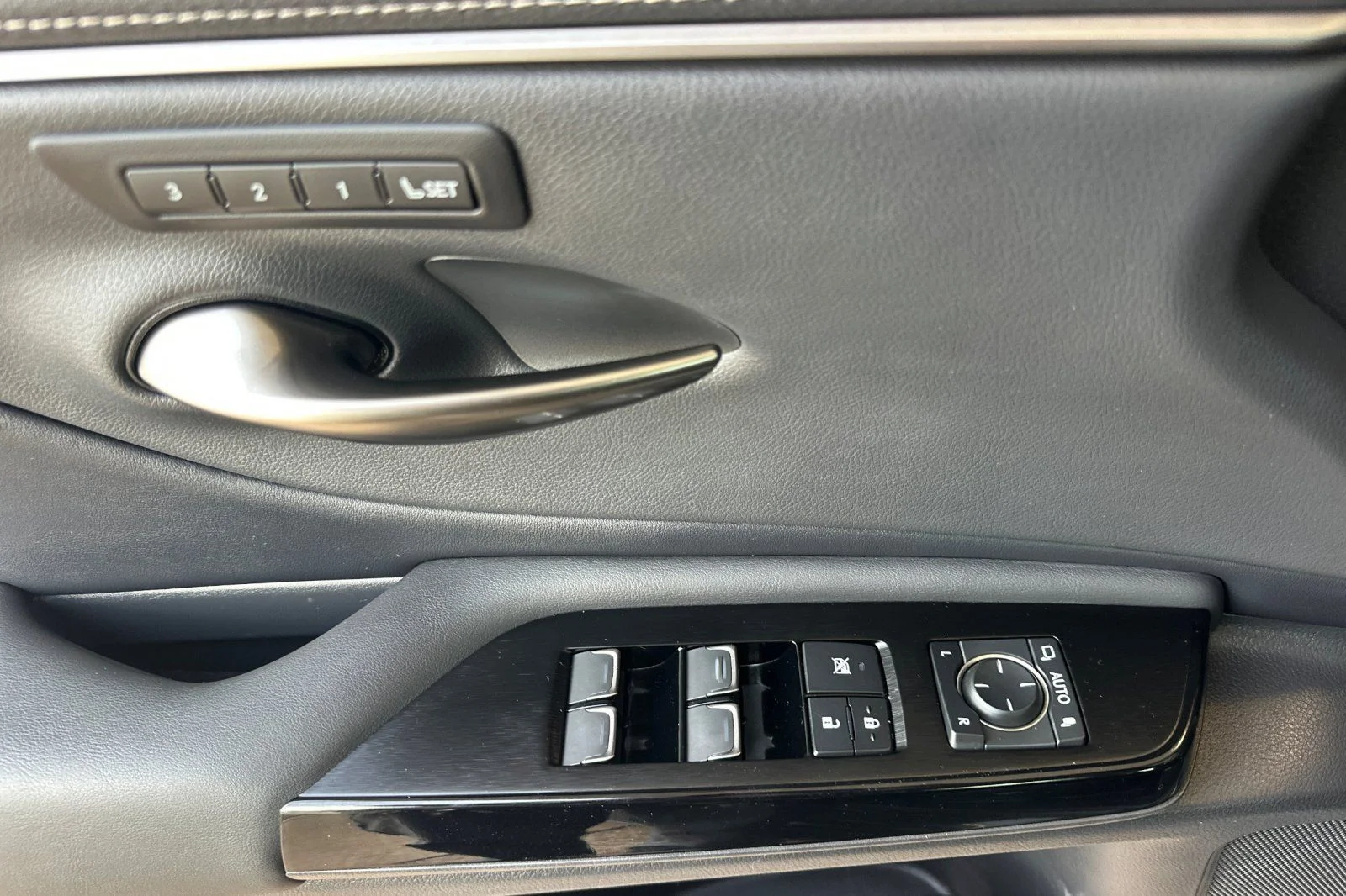 Used 2023 Gray Lexus 350 image 8