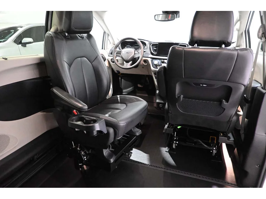 Used 2024 WHITE Chrysler Touring L Mobility Handicap Van image 21