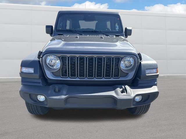 Used 2025 Granite Crystal Clearcoat Metallic Jeep Sport S image 11