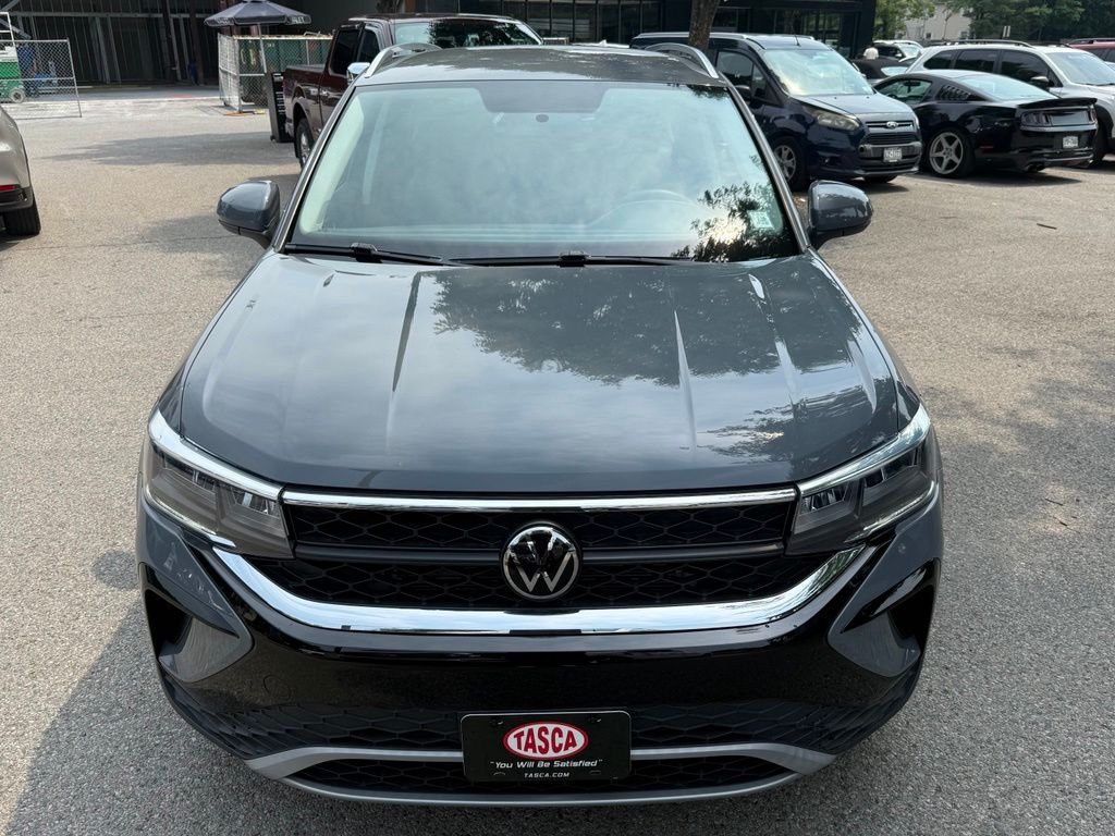 Used 2022 Pure Gray Volkswagen 1.5T SE image 2