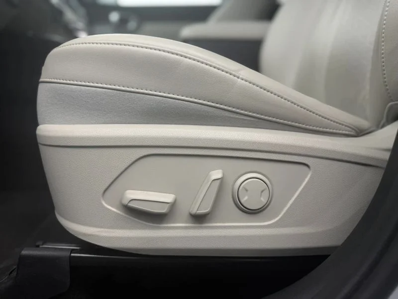 Used 2022  Kia S Sport Utility 4D image 16