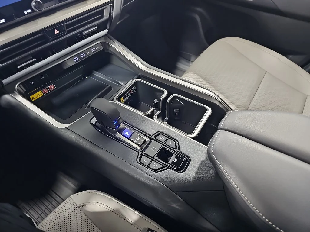 New 2026 Wind Chill Pearl Lexus PREMIUM AWD image 24