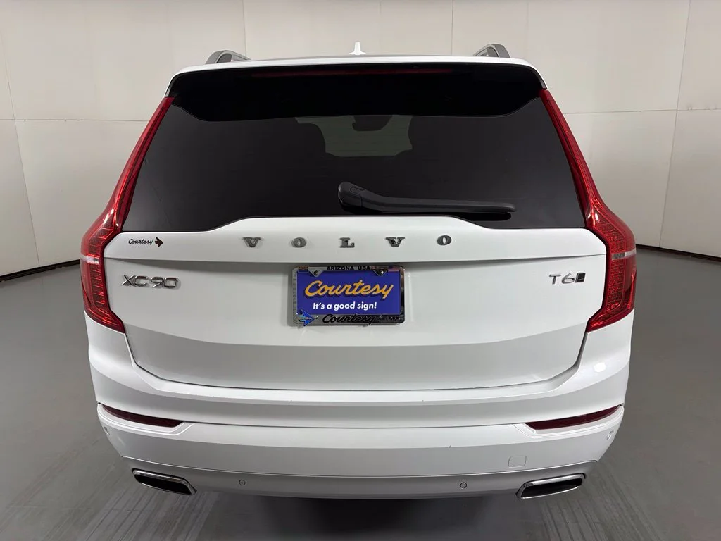 Used 2019 White Volvo T6 Momentum image 7
