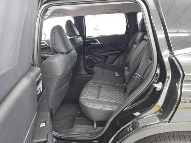 Used 2024 Black Mitsubishi SEL image 20