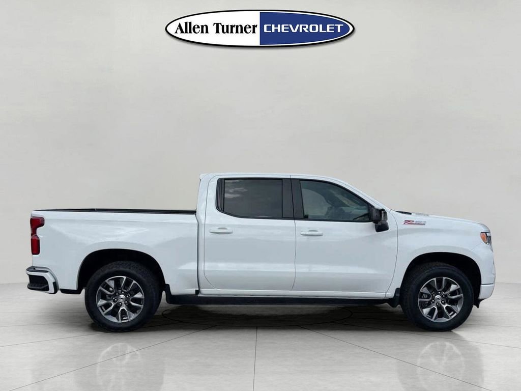 New 2026 Summit White Chevrolet RST image 3