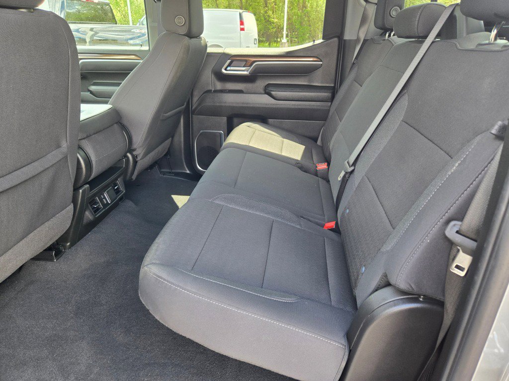 2025 Chevrolet Silverado 1500 LT - Photo 18