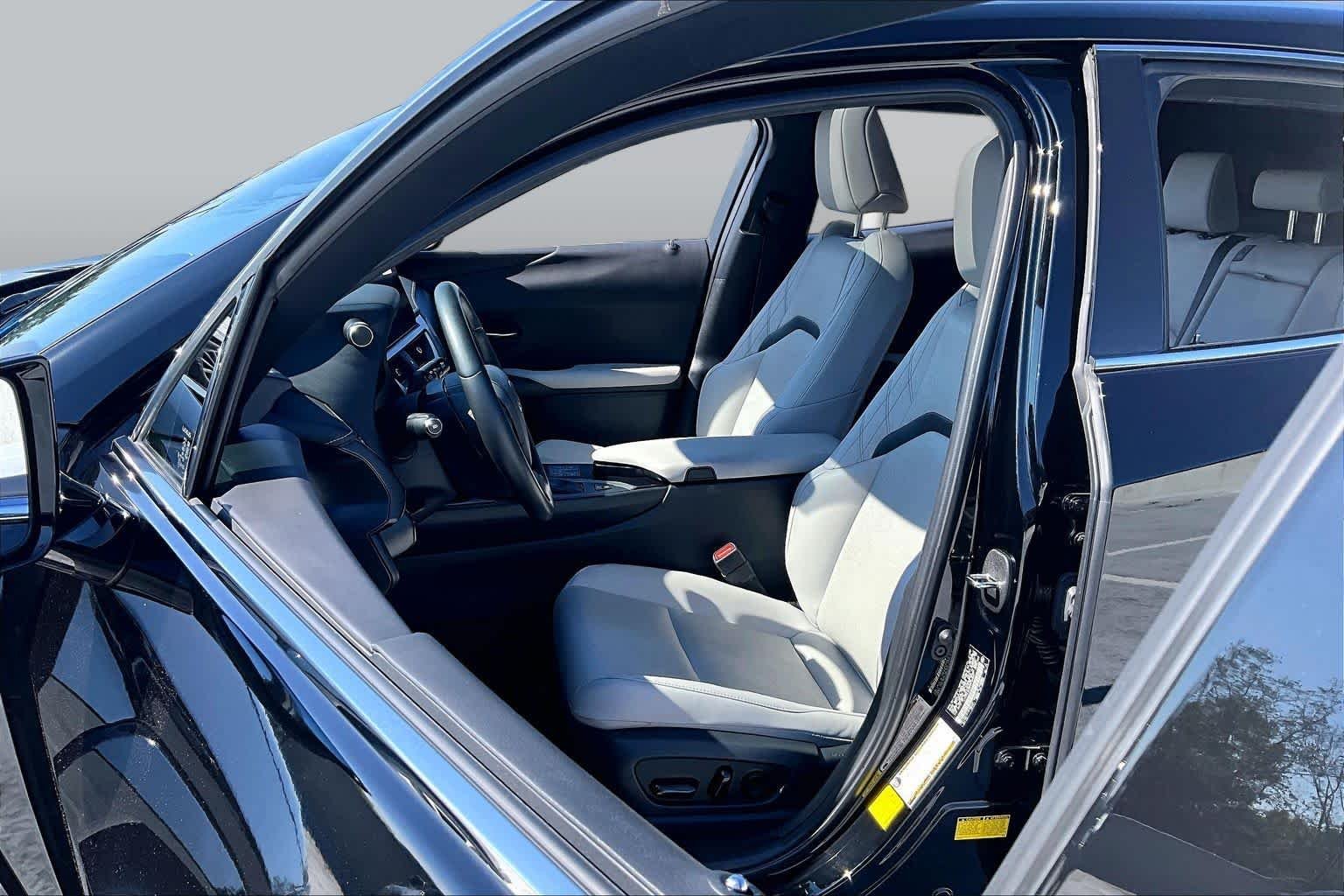 Used 2023 Obsidian Lexus Premium image 8
