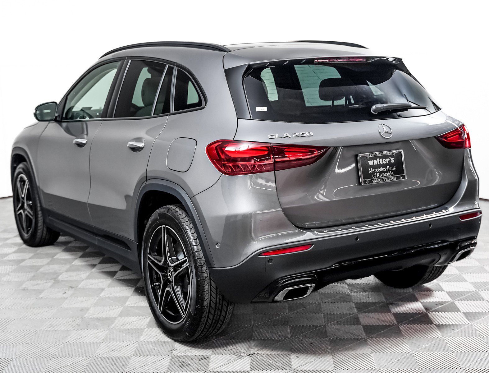 New 2026 Mountain Grey Metallic Mercedes-Benz GLA 250 image 2