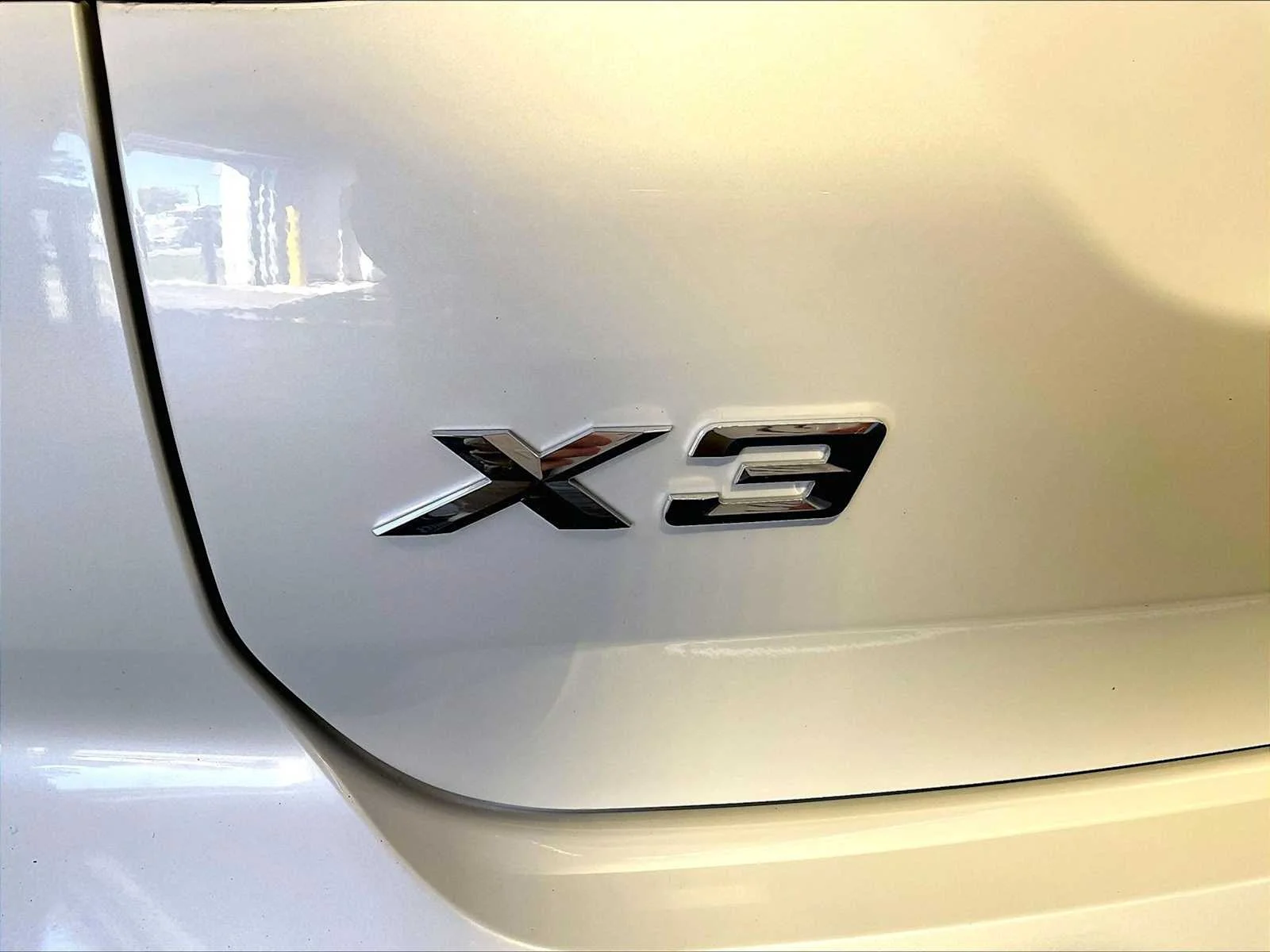 Used 2023 Mineral White Metallic BMW xDrive30i image 35