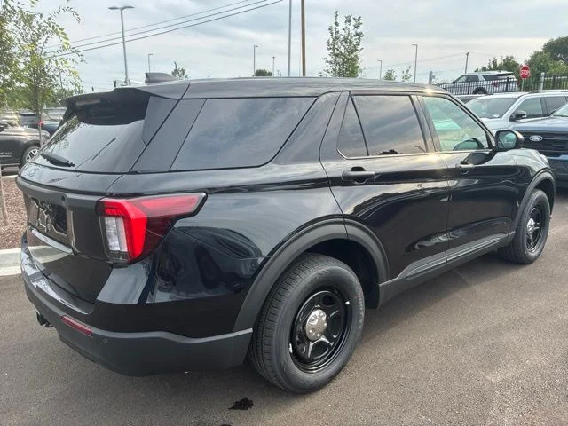 New 2026 Black Ford Base image 6