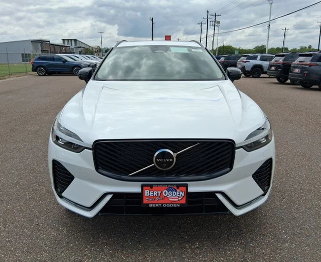 New 2026 Crystal White Volvo Plus image 2