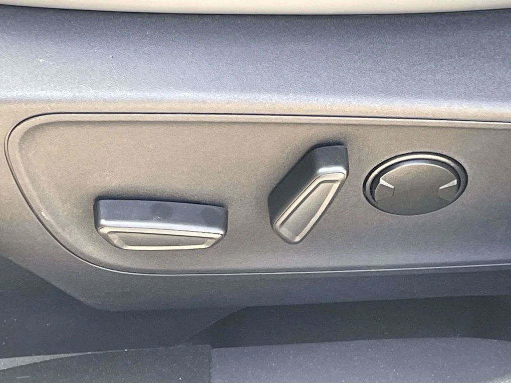 New 2026 Space White Metallic Ford Badlands image 13