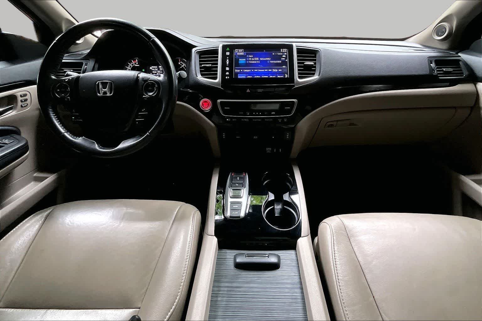 Used 2016 Black Forest Pearl Honda Touring image 15