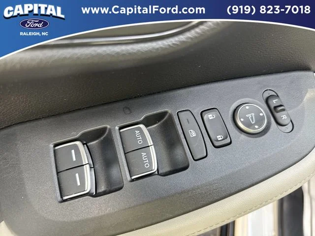 Used 2024 White Honda EX-L image 21