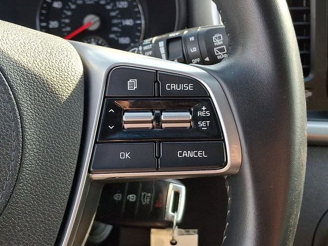 Used 2019 White Kia LX image 23