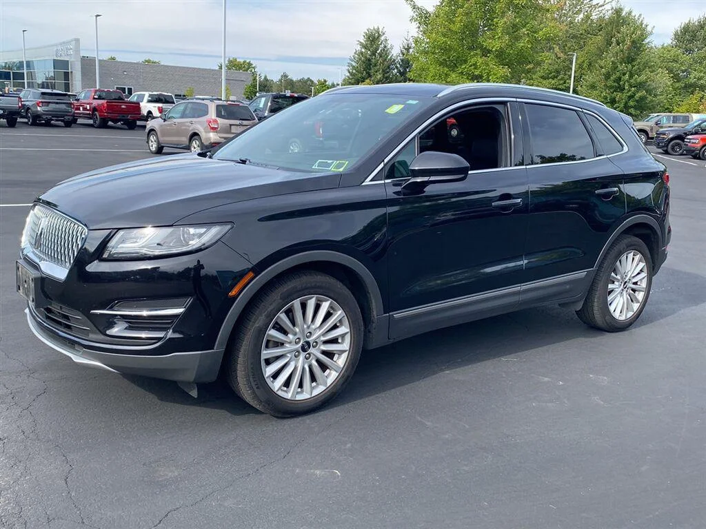 Used 2019 Infinite Black Lincoln Standard image 6
