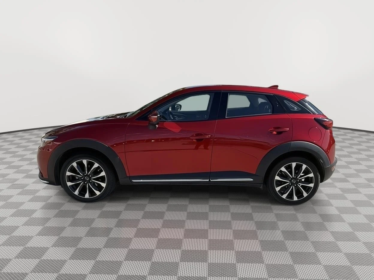 Used 2019 RED MAZDA GRTOUR image 11