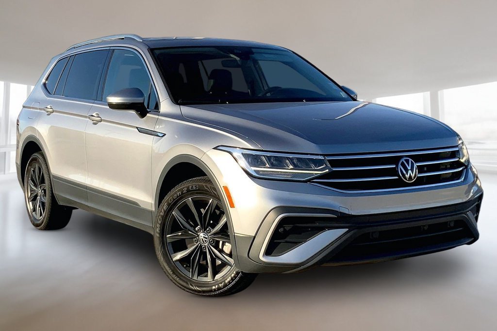 Certified Used 2024 Pyrite Silver Metallic Volkswagen 2.0T SE image 12