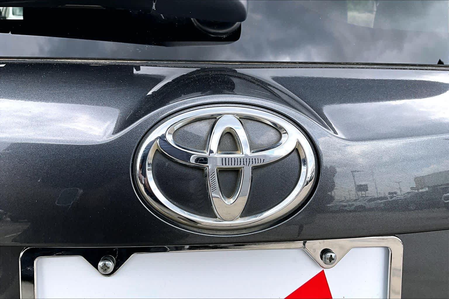 Used 2014 Magnetic Gray Metallic Toyota Limited image 31